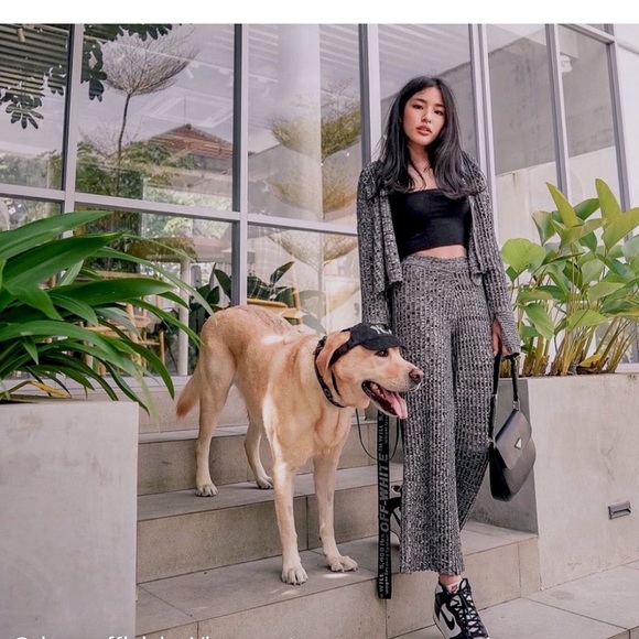 DUMA OFFICIAL Arlet Top in Black - Picture 4 of 4